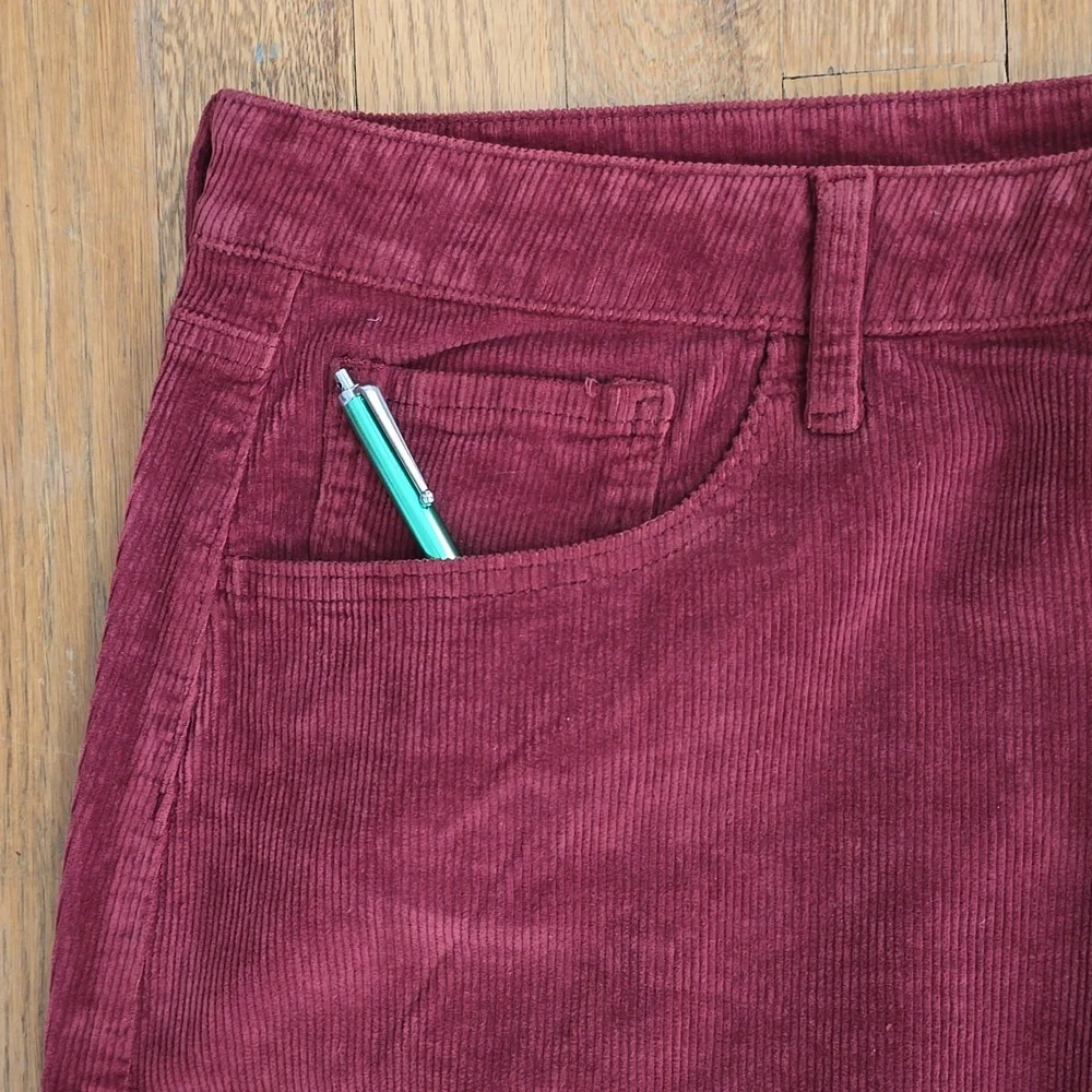 SO BRAND WOMENS JUNIOR PLUS SIZE BURGUNDY CORDUROY MINI SKIRT SIZE 26/44W_7
